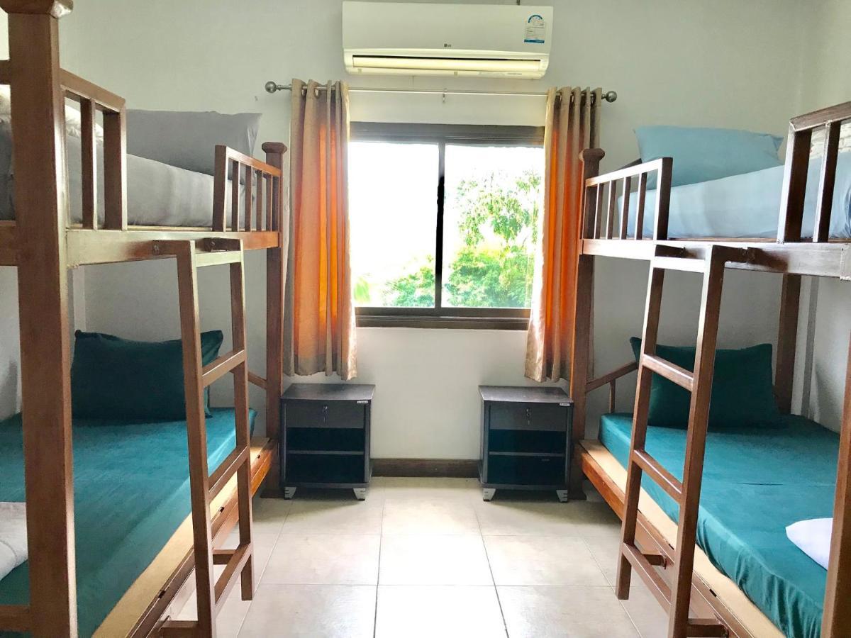 Хостел Hiranyika Cafe & Bed Самуй Екстер'єр фото
