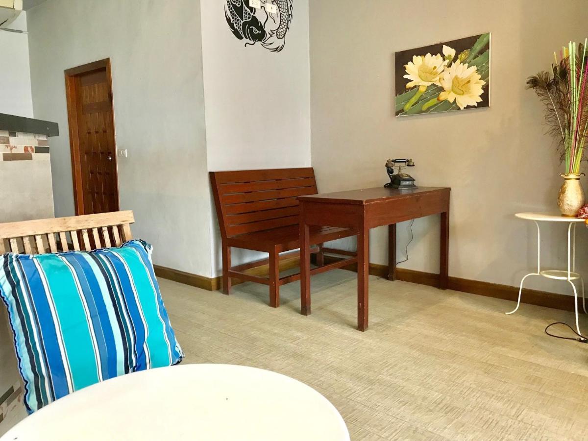 Хостел Hiranyika Cafe & Bed Самуй Екстер'єр фото